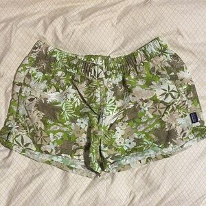 Patagonia Green Floral Elastic-Waist Athletic Shorts
